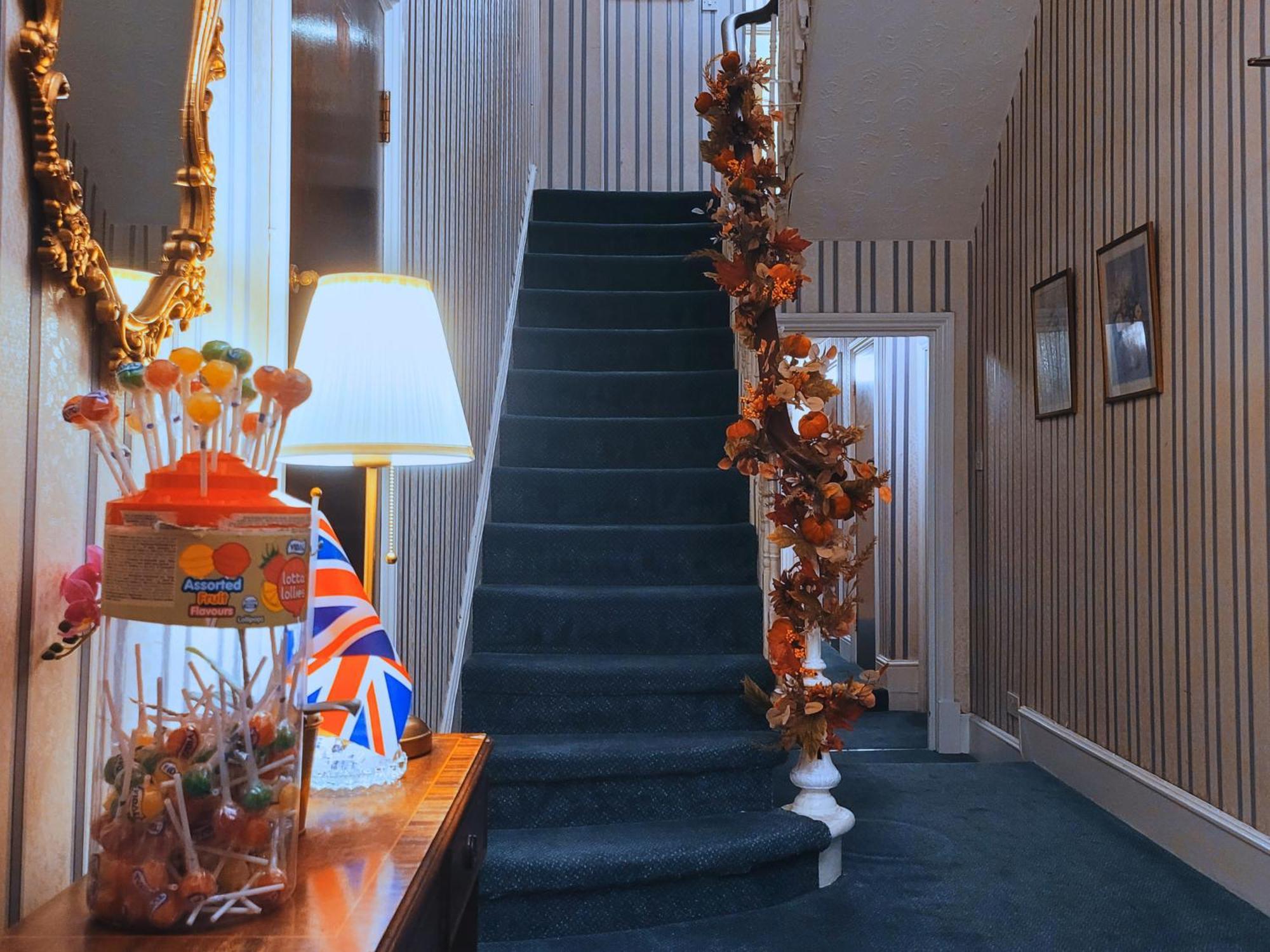 לונדון Helen'S Hotel Near Wembley מראה חיצוני תמונה