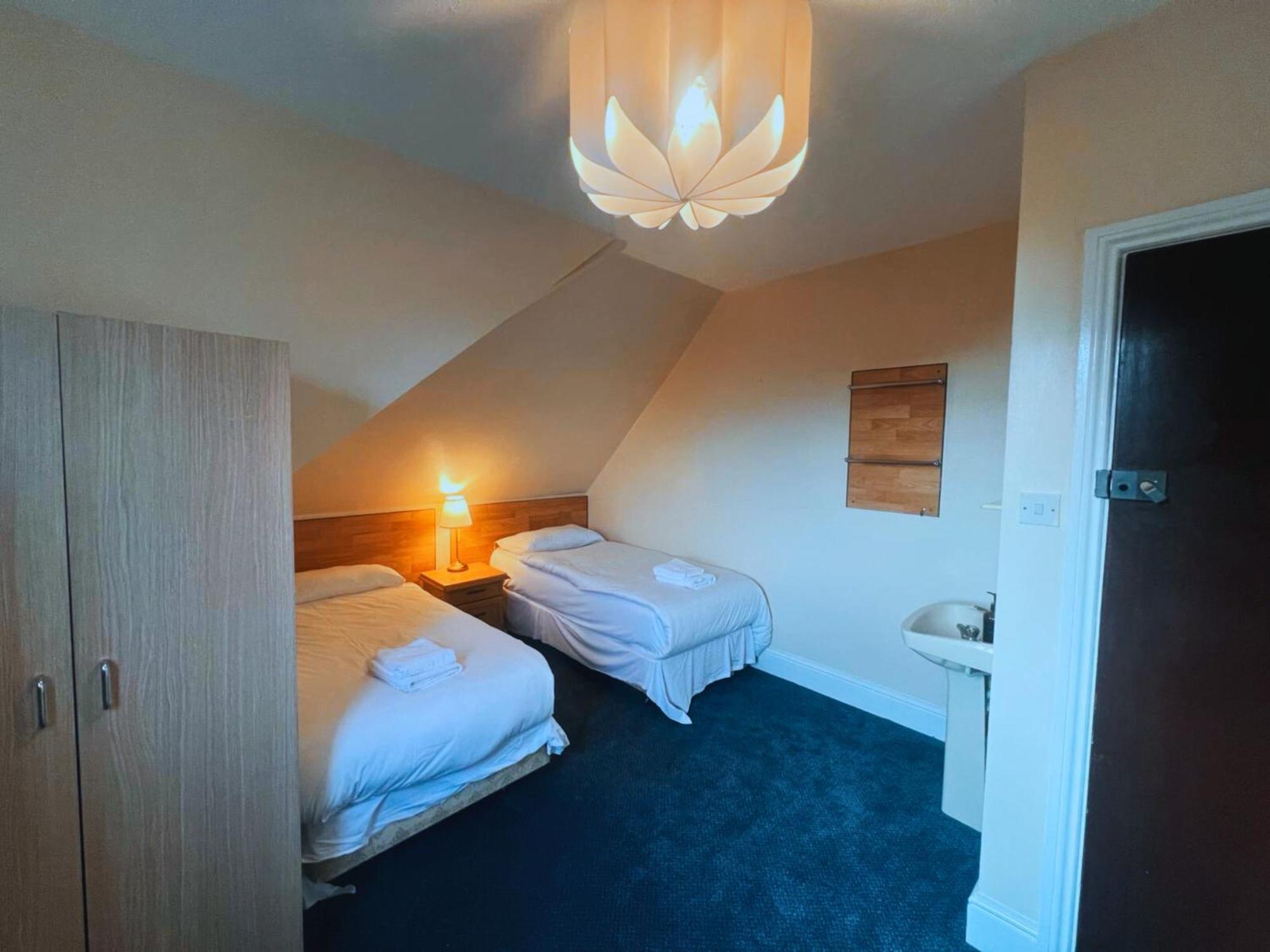 לונדון Helen'S Hotel Near Wembley מראה חיצוני תמונה