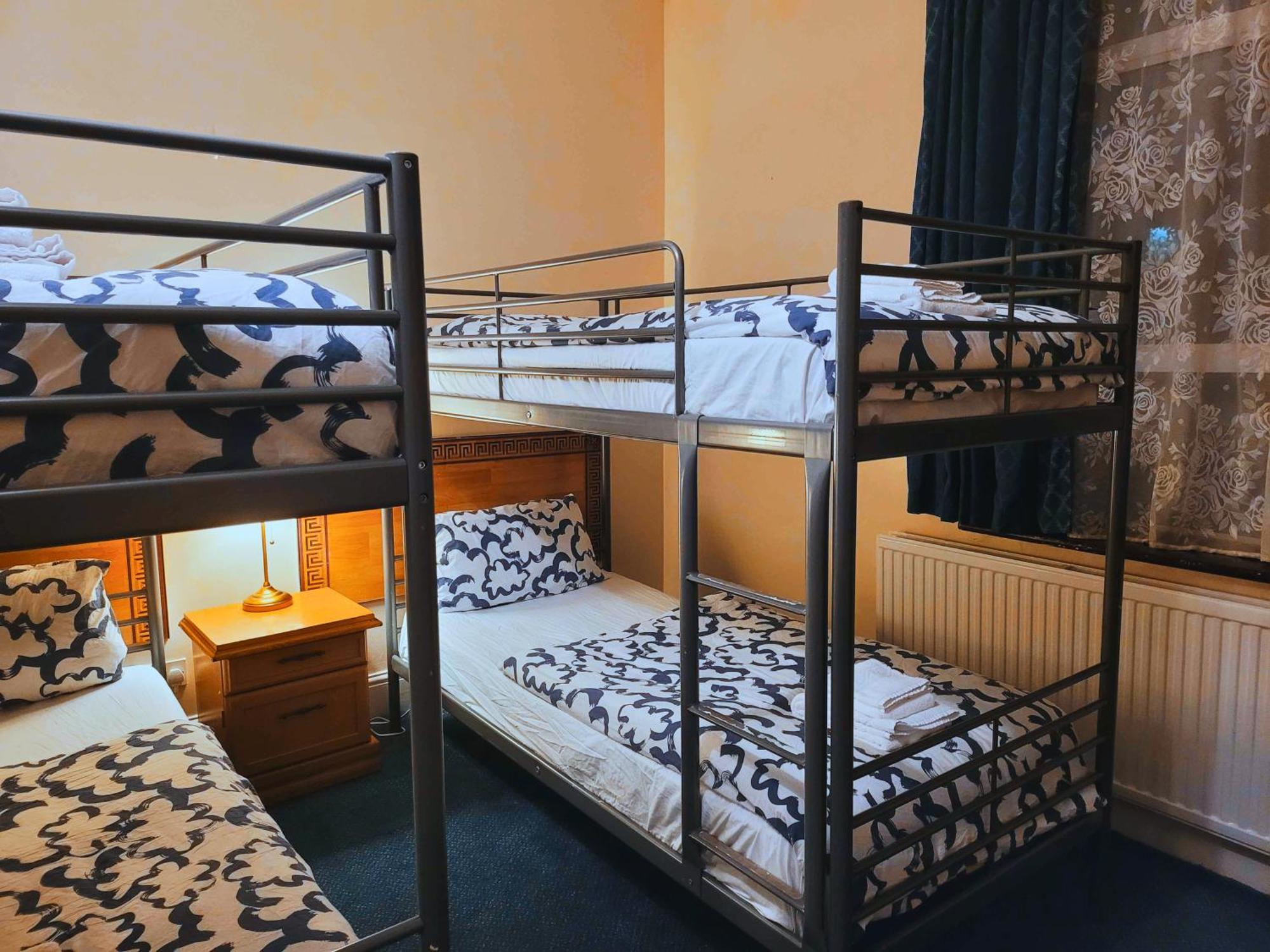 לונדון Helen'S Hotel Near Wembley מראה חיצוני תמונה